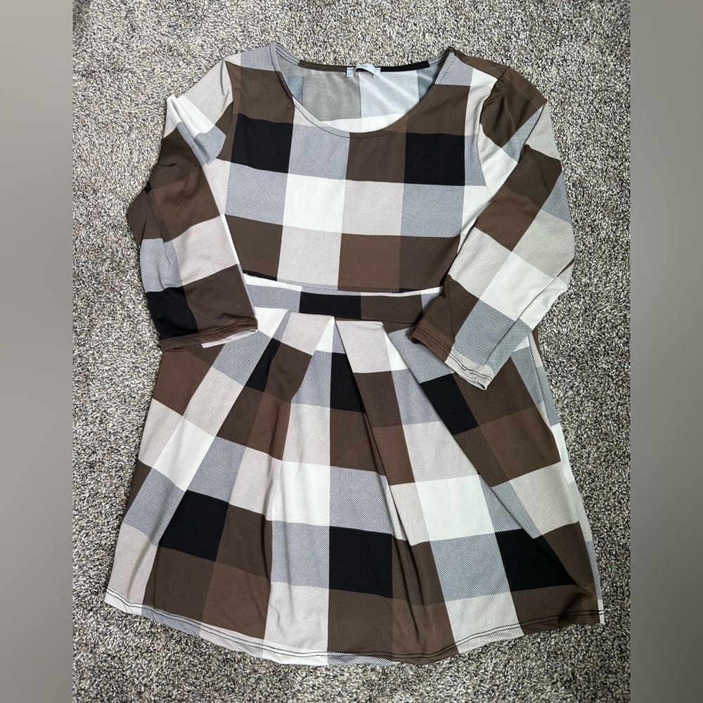 MATERNITY buffalo plaid top